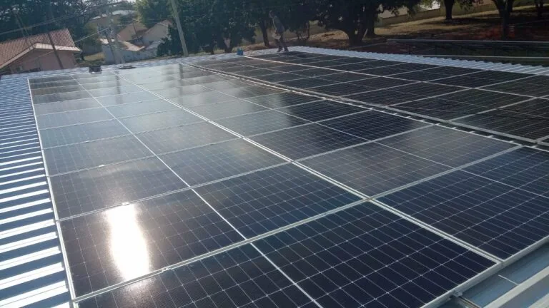 obra industrial de energia solar