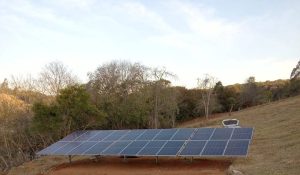 sistema fotovoltaico de solo pequeno